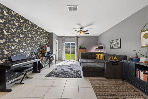 House in Lutz, Florida 5 bedrooms, 221.94 sq.m. № 2347160 - photo 12