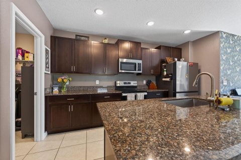 House in Lutz, Florida 5 bedrooms, 221.94 sq.m. № 2347160 - photo 9
