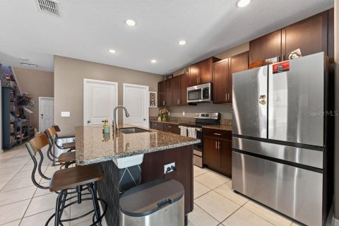 House in Lutz, Florida 5 bedrooms, 221.94 sq.m. № 2347160 - photo 6