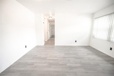 Casa en venta en Orlando, Florida, 3 dormitorios, 94.85 m2 № 1915543 - foto 15
