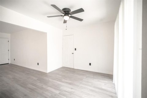 Casa en venta en Orlando, Florida, 3 dormitorios, 94.85 m2 № 1915543 - foto 12