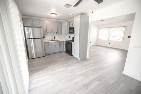 Casa en venta en Orlando, Florida, 3 dormitorios, 94.85 m2 № 1915543 - foto 8
