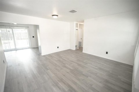 Casa en venta en Orlando, Florida, 3 dormitorios, 94.85 m2 № 1915543 - foto 6
