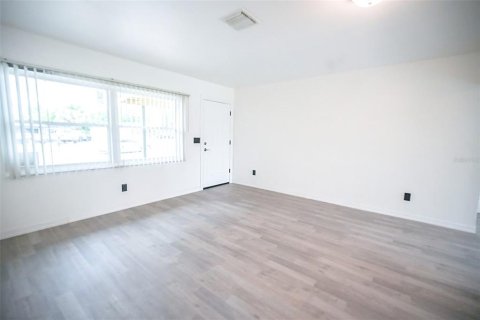 Casa en venta en Orlando, Florida, 3 dormitorios, 94.85 m2 № 1915543 - foto 29