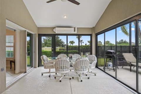 House in The Villages, Florida 4 bedrooms, 242.1 sq.m. № 1686601 - photo 28
