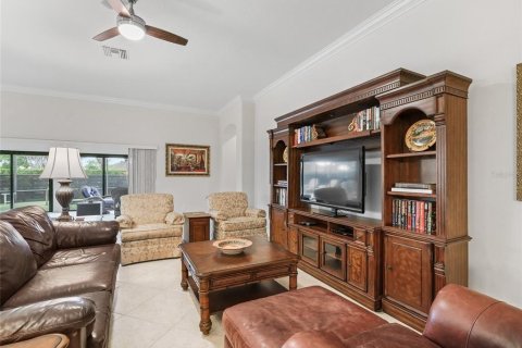 House in The Villages, Florida 4 bedrooms, 242.1 sq.m. № 1686601 - photo 14