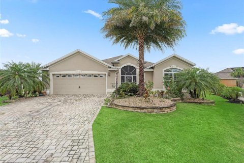 House in The Villages, Florida 4 bedrooms, 242.1 sq.m. № 1686601 - photo 4