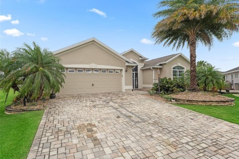 House in The Villages, Florida 4 bedrooms, 242.1 sq.m. № 1686601 - photo 6