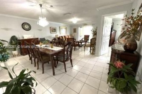 Condo in Sunrise, Florida, 2 bedrooms  № 1834566 - photo 9