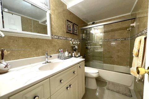Condo in Sunrise, Florida, 2 bedrooms  № 1834566 - photo 17