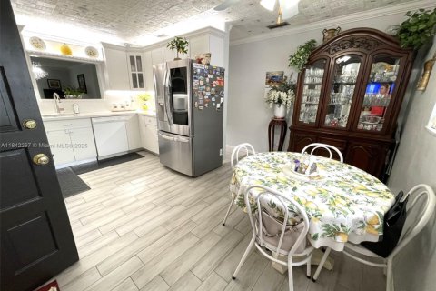 Condo in Sunrise, Florida, 2 bedrooms  № 1834566 - photo 7