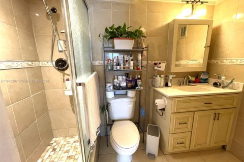 Condo in Sunrise, Florida, 2 bedrooms  № 1834566 - photo 14