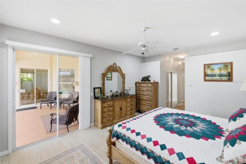 Villa ou maison à louer à North Port, Floride: 3 chambres, 196.49 m2 № 2104622 - photo 13