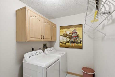 House in Palm Coast, Florida 3 bedrooms, 208.75 sq.m. № 2095145 - photo 26
