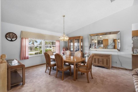 House in Palm Coast, Florida 3 bedrooms, 208.75 sq.m. № 2095145 - photo 10