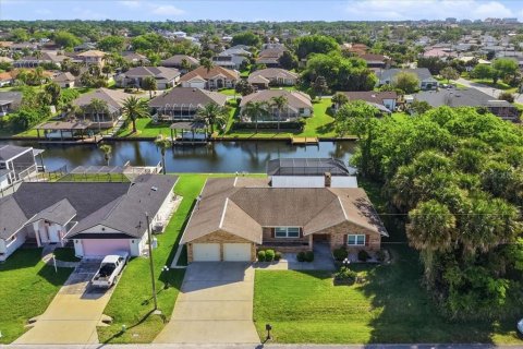 House in Palm Coast, Florida 3 bedrooms, 208.75 sq.m. № 2095145