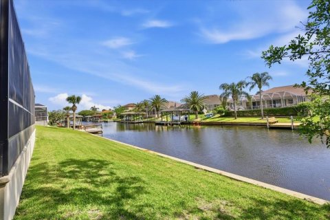 House in Palm Coast, Florida 3 bedrooms, 208.75 sq.m. № 2095145 - photo 19