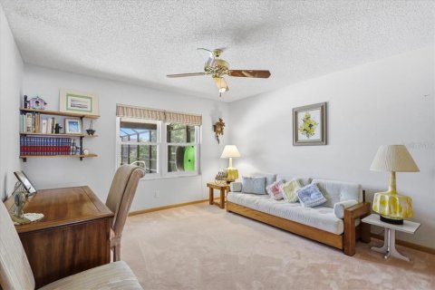 House in Palm Coast, Florida 3 bedrooms, 208.75 sq.m. № 2095145 - photo 11
