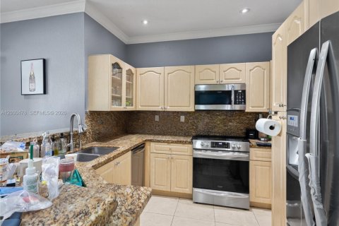 Adosado en venta en Miami, Florida, 3 dormitorios, 165.09 m2 № 2064747 - foto 6