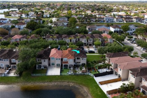 Adosado en venta en Miami, Florida, 3 dormitorios, 165.09 m2 № 2064747 - foto 25