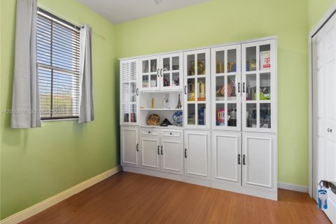 Adosado en venta en Miami, Florida, 3 dormitorios, 165.09 m2 № 2064747 - foto 17