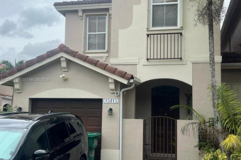 Adosado en Miami, Florida 3 dormitorios, 165.09 m2 № 2064747