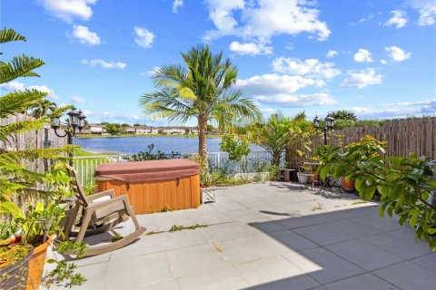 Adosado en venta en Miami, Florida, 3 dormitorios, 165.09 m2 № 2064747 - foto 21