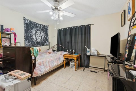 House in Tampa, Florida 3 bedrooms, 141.77 sq.m. № 1848137 - photo 19