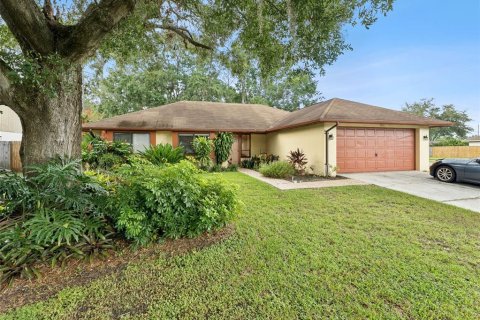 House in Tampa, Florida 3 bedrooms, 141.77 sq.m. № 1848137 - photo 2