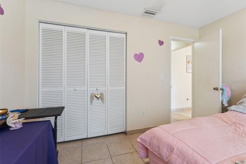 House in Tampa, Florida 3 bedrooms, 141.77 sq.m. № 1848137 - photo 18