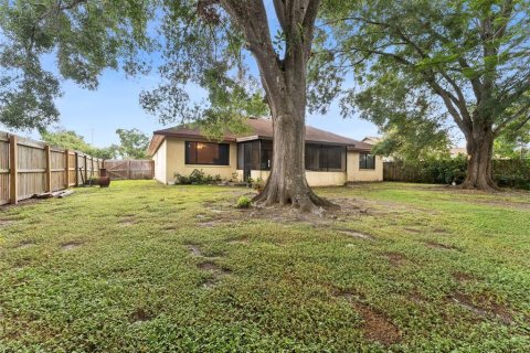 House in Tampa, Florida 3 bedrooms, 141.77 sq.m. № 1848137 - photo 25