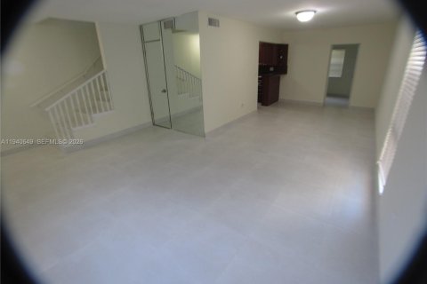 Adosado en alquiler en Sweetwater, Florida, 4 dormitorios, 124.86 m2 № 1998504 - foto 4