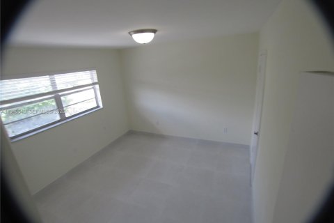 Adosado en alquiler en Sweetwater, Florida, 4 dormitorios, 124.86 m2 № 1998504 - foto 7