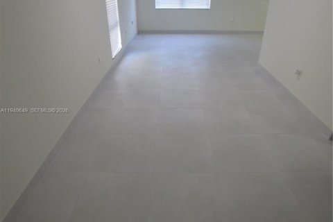 Adosado en alquiler en Sweetwater, Florida, 4 dormitorios, 124.86 m2 № 1998504 - foto 5