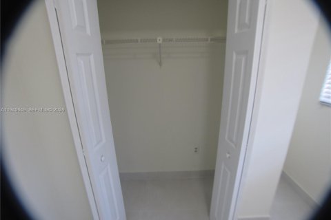 Adosado en alquiler en Sweetwater, Florida, 4 dormitorios, 124.86 m2 № 1998504 - foto 17