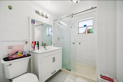 Adosado en alquiler en Sweetwater, Florida, 4 dormitorios, 124.86 m2 № 1998504 - foto 11