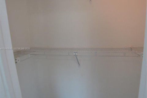 Adosado en alquiler en Sweetwater, Florida, 4 dormitorios, 124.86 m2 № 1998504 - foto 8