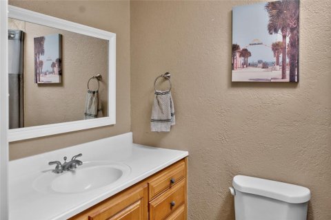 Villa ou maison à vendre à New Smyrna Beach, Floride: 4 chambres, 164.9 m2 № 2210316 - photo 5