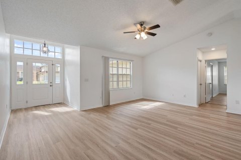 Casa en venta en Palm Bay, Florida, 3 dormitorios, 125.98 m2 № 2250693 - foto 4