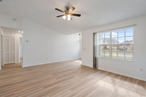 Casa en venta en Palm Bay, Florida, 3 dormitorios, 125.98 m2 № 2250693 - foto 6