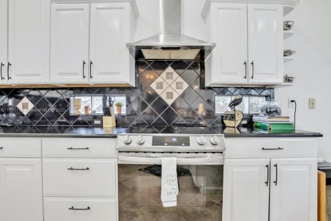 Снять в аренду виллу или дом в Холливуд, Флорида 5 спален, 205.13м2, № 2034714 - фото 26