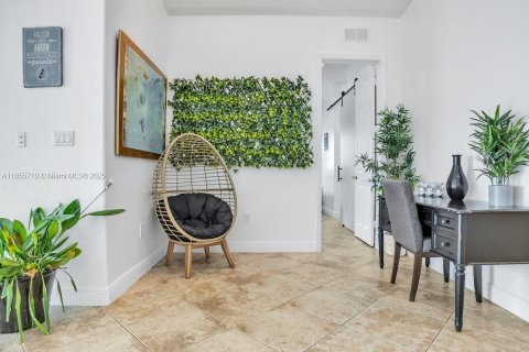 Снять в аренду виллу или дом в Холливуд, Флорида 5 спален, 205.13м2, № 2034714 - фото 16