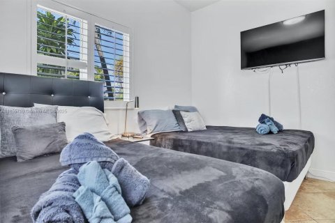 Снять в аренду виллу или дом в Холливуд, Флорида 5 спален, 205.13м2, № 2034714 - фото 13