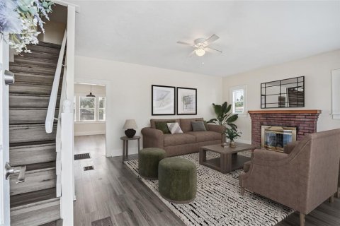 Casa en venta en Saint Petersburg, Florida, 4 dormitorios, 155.43 m2 № 2141957 - foto 2