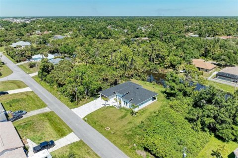 House in North Port, Florida 3 bedrooms, 208.57 sq.m. № 1771018 - photo 5