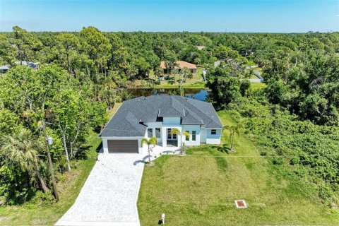 House in North Port, Florida 3 bedrooms, 208.57 sq.m. № 1771018 - photo 12