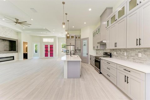 House in North Port, Florida 3 bedrooms, 208.57 sq.m. № 1771018 - photo 29