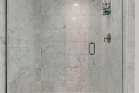 Condominio en venta en Miami, Florida, 1 dormitorio, 105.44 m2 № 2002123 - foto 16