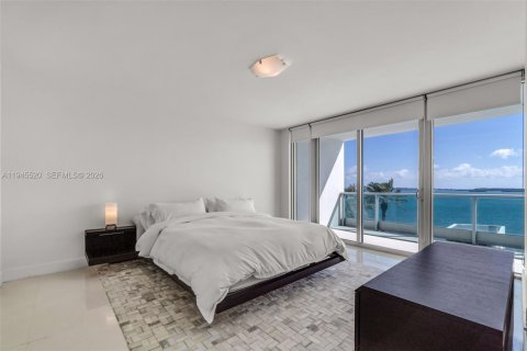 Condominio en venta en Miami, Florida, 1 dormitorio, 105.44 m2 № 2002123 - foto 12