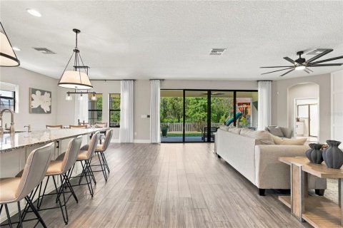 Casa en venta en Land O' Lakes, Florida, 5 dormitorios, 391.95 m2 № 2384069 - foto 11